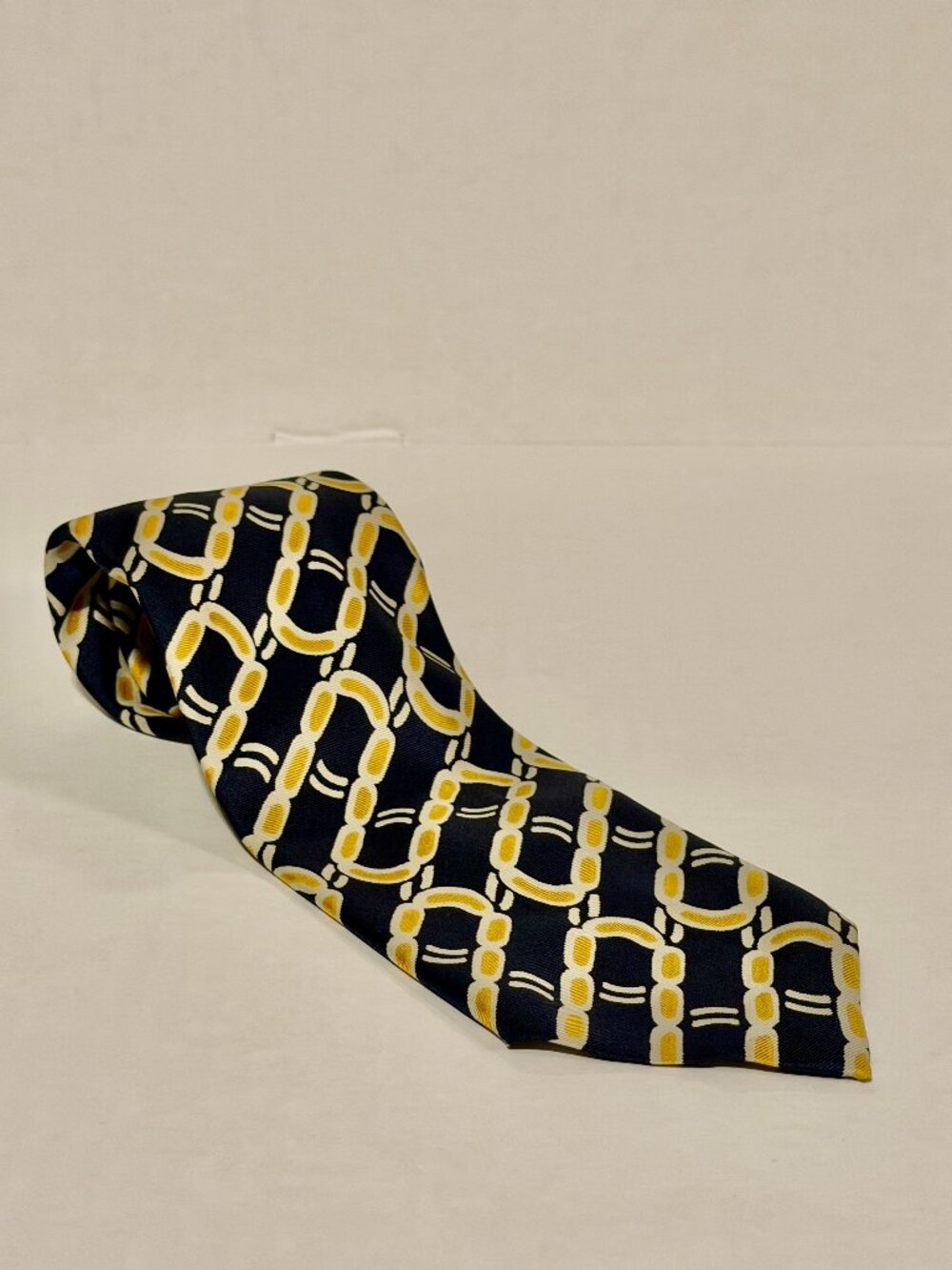 Vintage Yves Saint Laurent YSL Navy & Yellow Chain Link Silk Tie 3.5”x54”